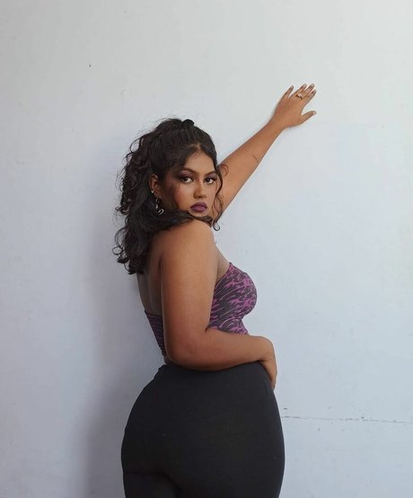 keepinitnejm sexy top foto