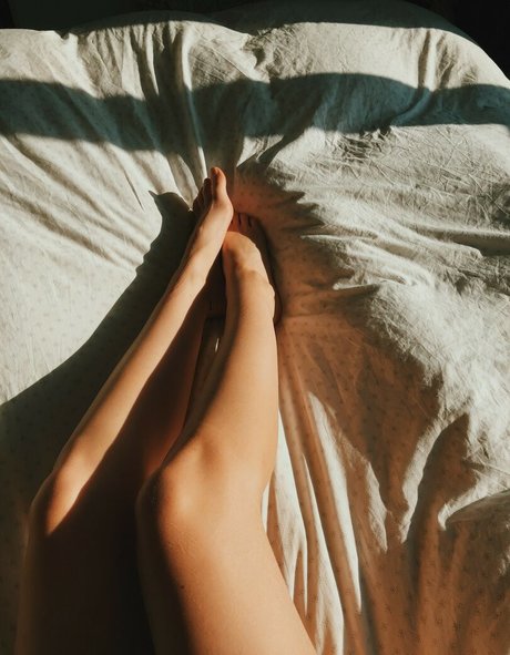 Ellbat nacktheit bilder