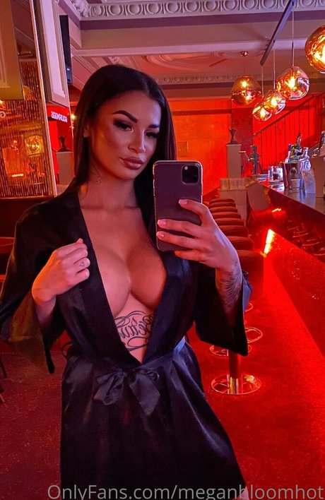 Meganbloomhot exklusive nackte galerien