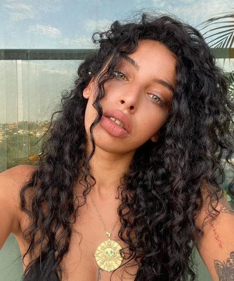 Sara Benamara xxx hd galerie