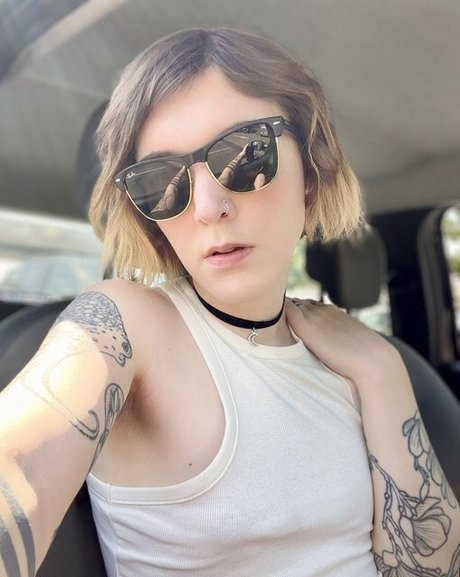 Eevivivi sexy top bilder