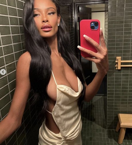 Vinetria schauspielerin nackte foto