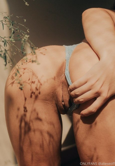 Aliesealieseoff nackt erwachsene archiv