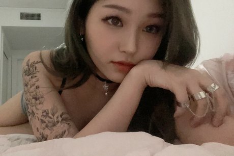 YoonHyoonAikuros sexy perfekte galerie