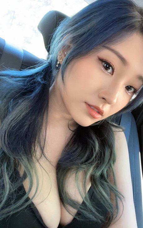 YoonHyoonAikuros nackt perfekte bilder