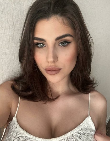 AnyAwareness5279 hübsche nackte bild