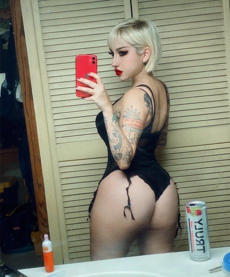 Rocknrollcleopatra schauspielerin hübsche bild