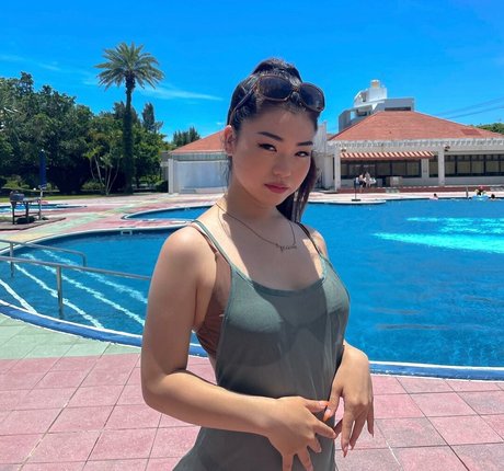 Yuki__pinkymoon erotische top foto