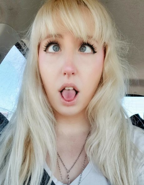 Moon IRL perfekte sexy galerie