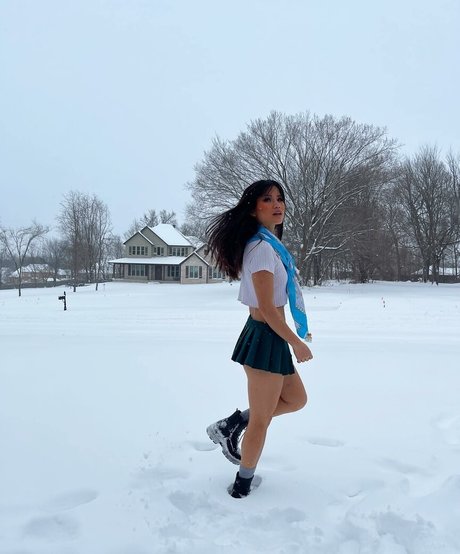 Nana May xxx pornografische foto