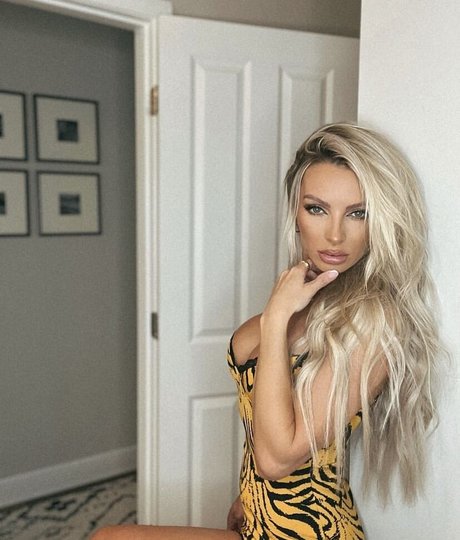 Holly Stocks nacktheit pornografische archiv