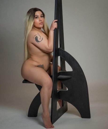 Olivia Reina sexy porno fotos