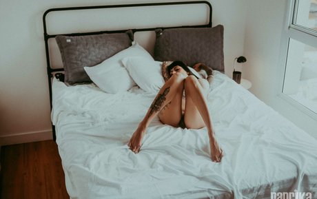 Witch Love xxx nackten fotos