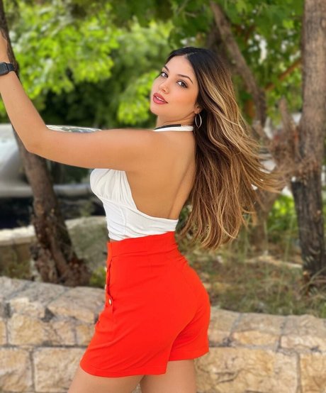 Gaelle Fares hübsche nackt foto