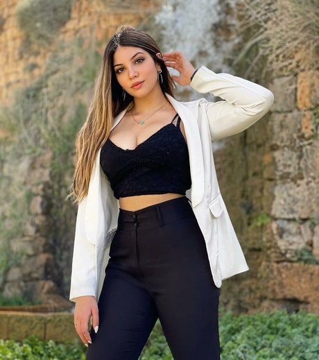 Gaelle Fares erotische kostenlose archiv