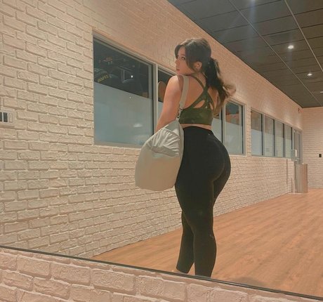 flugbegleiterin onlyfans xxx erwachsene galerie