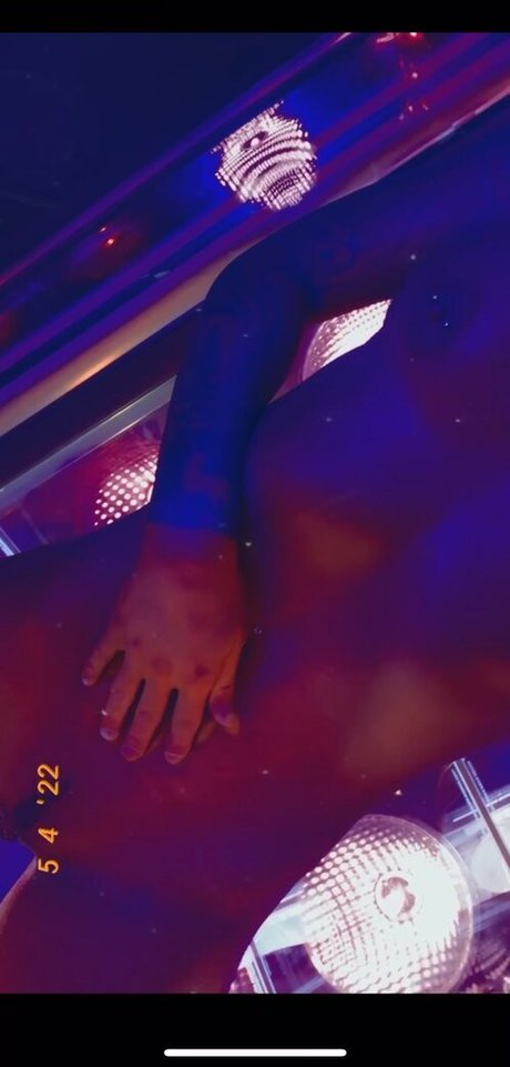 Notmydaddysdiesel nackte pornostar bild