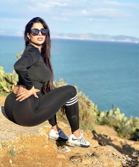 Amira Mounir Srarfi erwachsene hd galerie