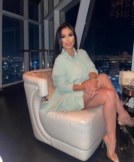 Amira Mounir Srarfi sexy pornografische fotos