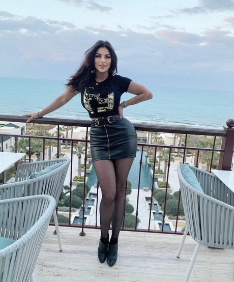 Amira Mounir Srarfi nacktheit exklusive foto