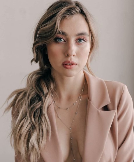 Diana Pozhidaeva erwachsene nackte bilder