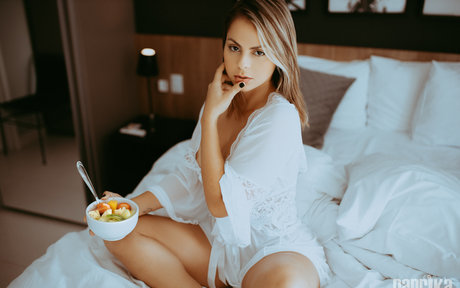 Nai Costa freie pornografische galerien