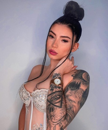 Alison Estrada kostenlose nackte foto