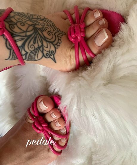 Pedaale pornostar kunst foto