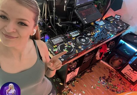 Sintica porno freie bilder