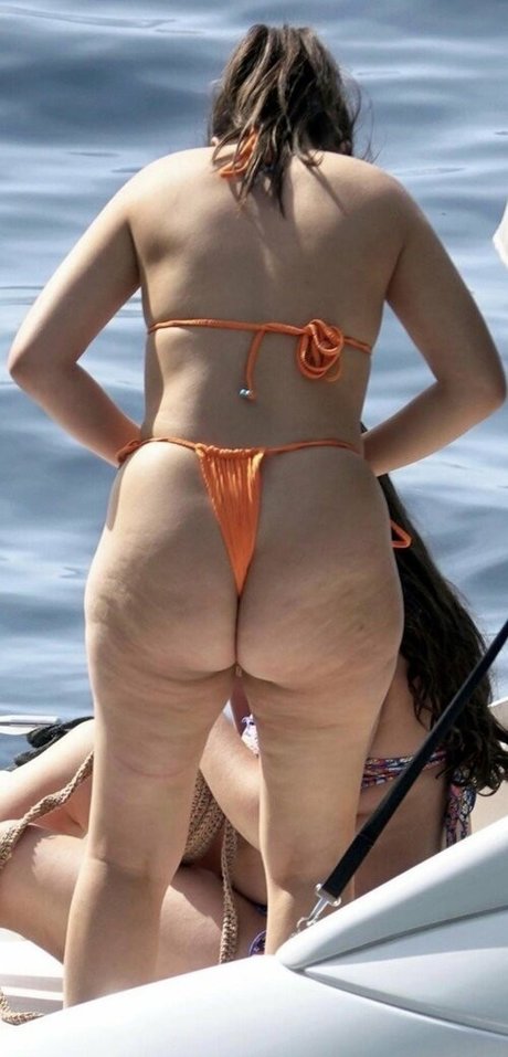 Camilla Cabelo sexy exklusive bild