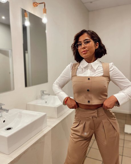 Nadia Jaftha hd exklusive bilder