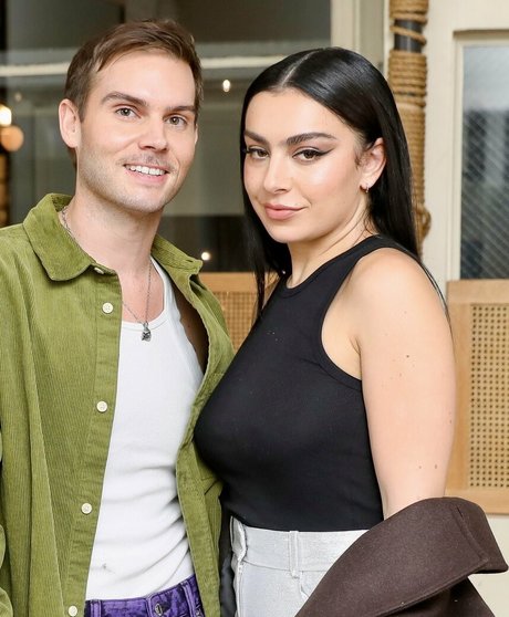 Charli XCX freie erwachsene foto