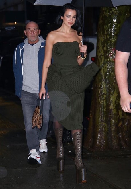 schwarze krankenschwester onlyfans kunst akt archiv