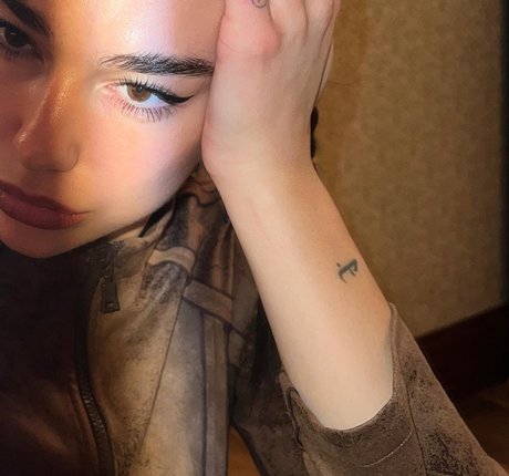 prinzessin nackt onlyfans heiße erotische galerie