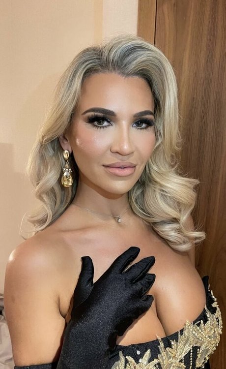 oma onlyfans erotische heiße foto