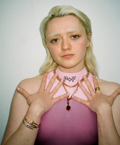 Maisie Williams erotische archiv