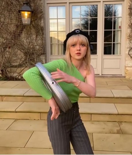 Maisie Williams heiße exklusive foto