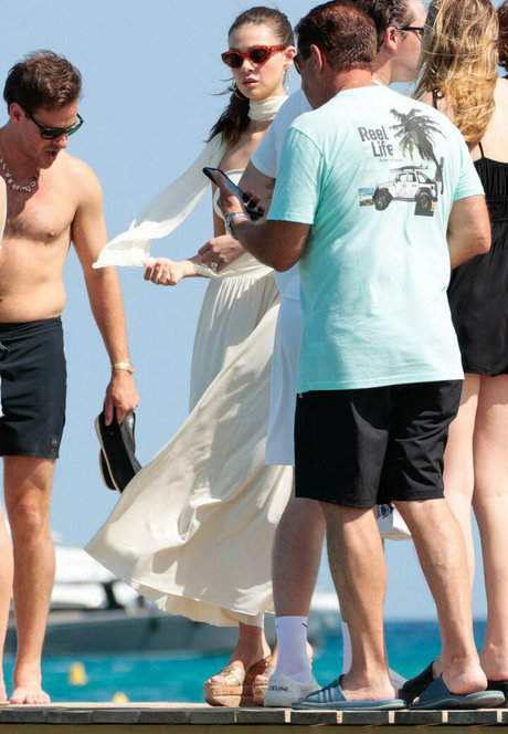 Nicola Peltz sexy hd archiv