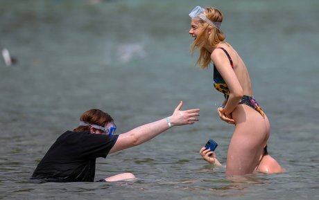 Nicola Peltz model erotische galerien