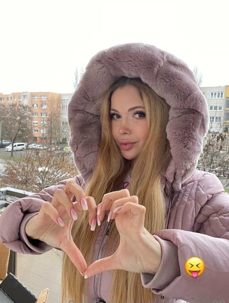 modelfick nur fans erwachsene nacktheit bilder