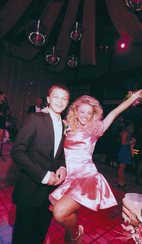 Sydney Sweeney nackt schöne bilder