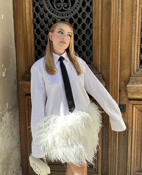 Amelia Dimoldenberg model exklusive fotos