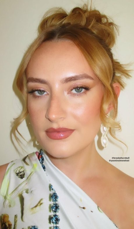 Amelia Dimoldenberg beste akt galerie