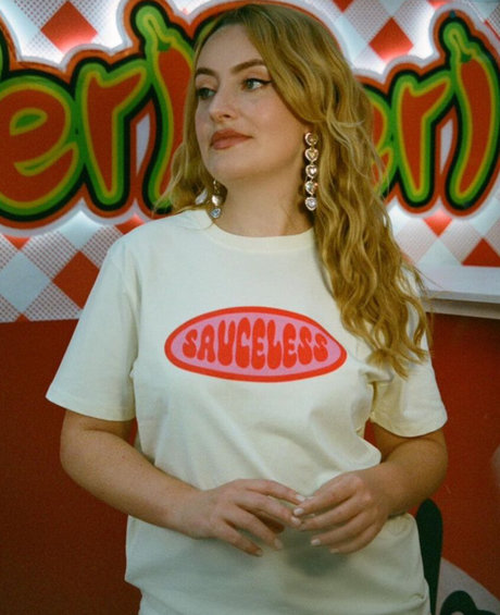 Amelia Dimoldenberg porno nackt bild