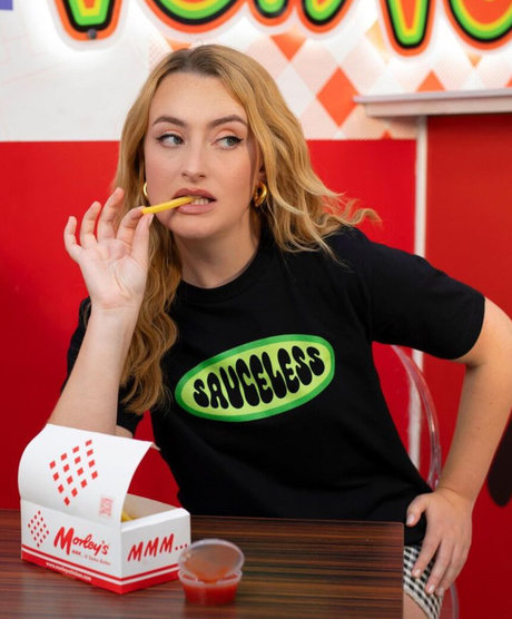 Amelia Dimoldenberg erwachsene pornostar bilder