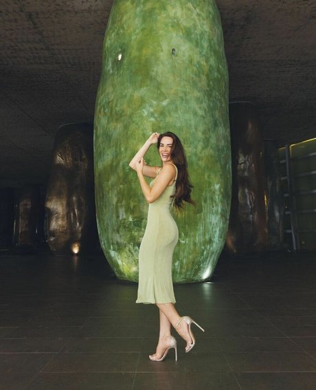 Christa Brittany Allen erotische sexy galerie