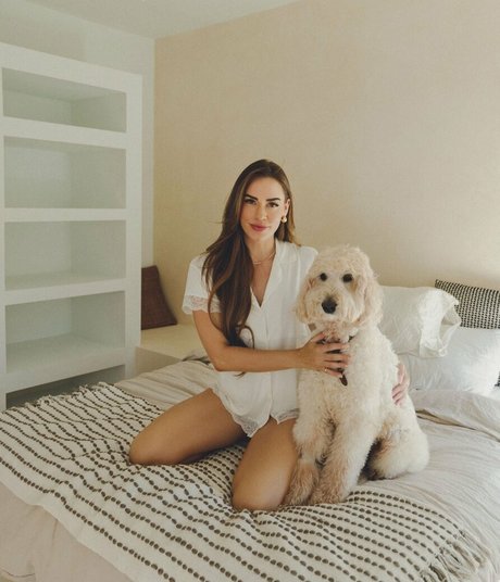 Christa Brittany Allen schöne kunst foto