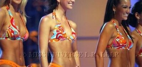 Shelley Hennig hd nette fotos