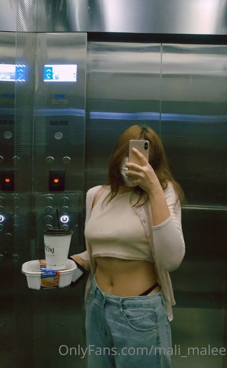 mali malee porno akt foto