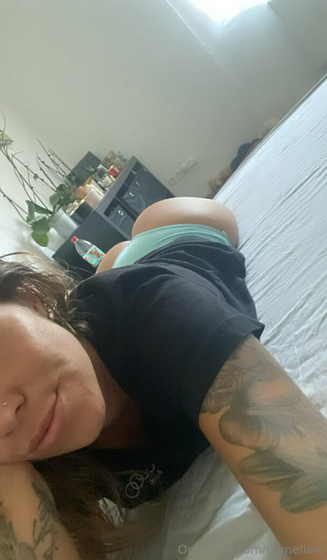 corneliaw heiße nackten foto